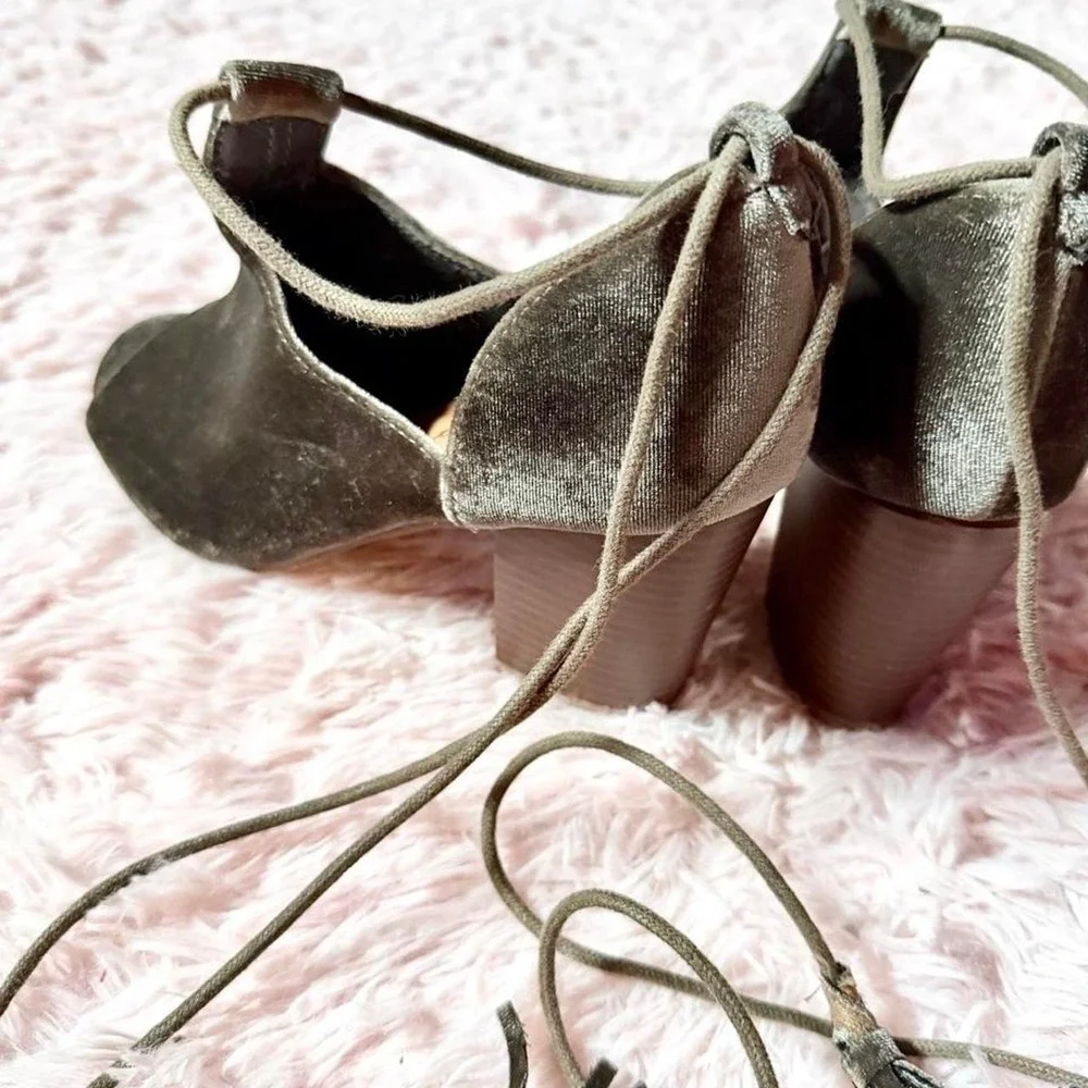 Velvet Lace Up Ankle Strap Peep Toe Chunky Heel Womens 7.5 Y2K Boho Urban Glam